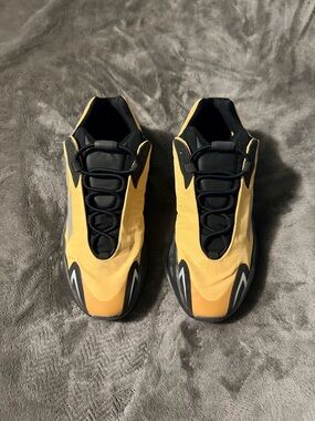 Yeezy 700 Honey Flux